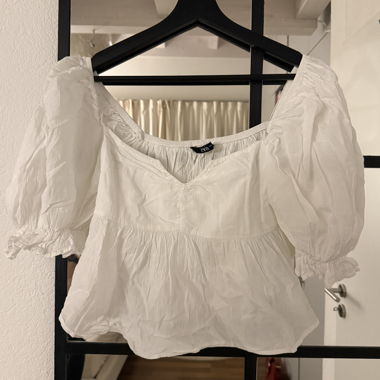 Haut blanc Zara à manches bouffantes