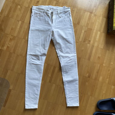 White pant