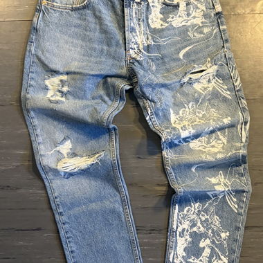 Jeans Zara con motivo floreale