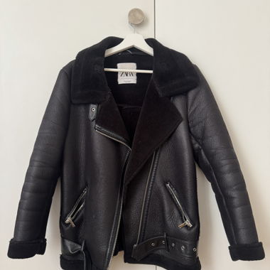 Zara Kunstlederjacke