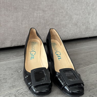 Schwarze Lackpumps