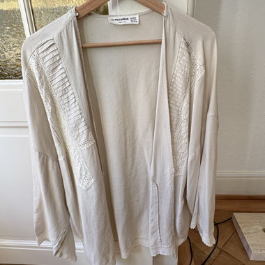 Beiger Kimono Pull&Bear mit Spitze XS-S