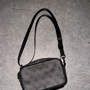 Sacoche Guess