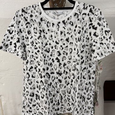 T-shirt Zara Leo