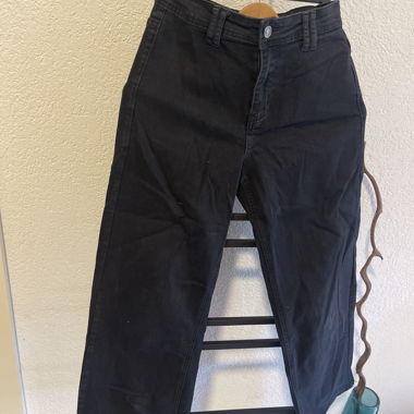 Black 3/4 trousers