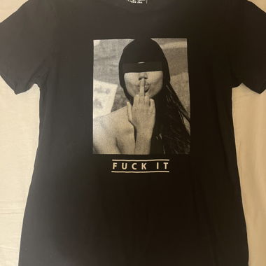 Schwarzes T-Shirt mit Grafikprint