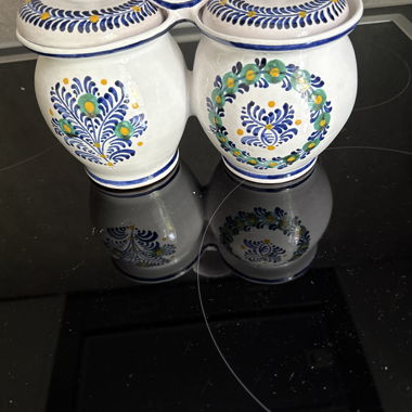 Ceramic pots