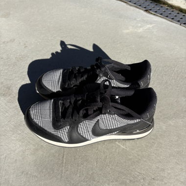 Nike Internationalist