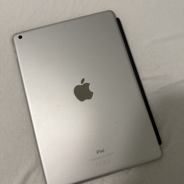 Apple iPad con tastiera e custodia