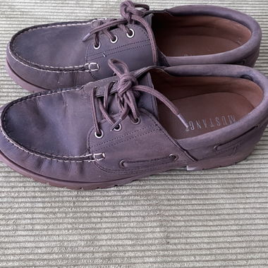 Mustang boat shoes, brown