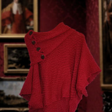 Roter Wollponcho