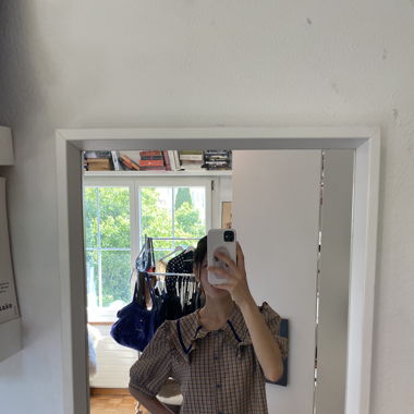 puffed-sleeved blouse