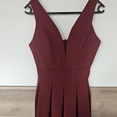 Robe Bordeaux à décolleté en forme de cœur