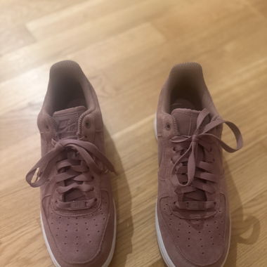 Neuwertige Sneaker 