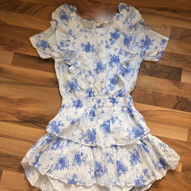 Robe fleurie bleu et blanc de Love Shack Fancy
