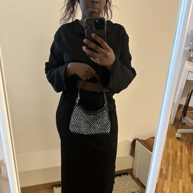 Sac à main en jean avec des strass