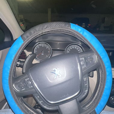 Housse de Volant Auto en Bleu & Effet Carbone