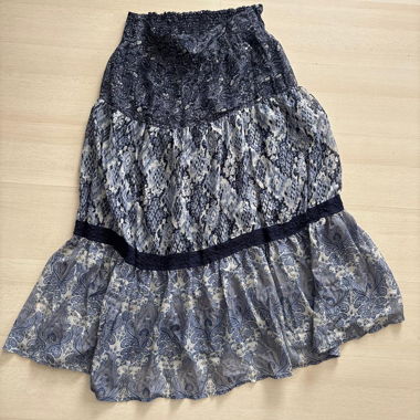 Gonna lunga blu con motivo paisley