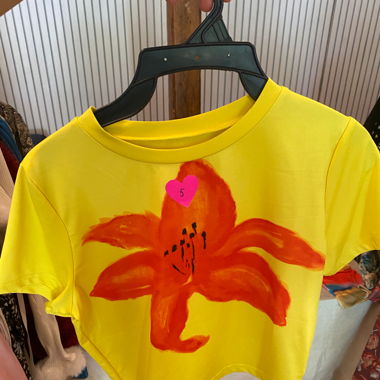 Yellow t-shirt lotus flower