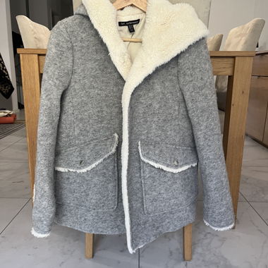 Cappotto in lana grigio con pelliccia