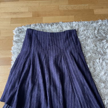 asymmetrical skirt.