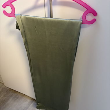 Pantalon en satin vert