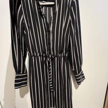 Schwarzes H&M-Hemdkleid mit Streifen