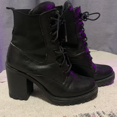 Bottines noires à talon