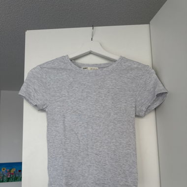 Basic light grey top