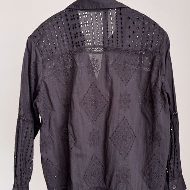 Blouse noire à guipure à trous XS « Hallhuber »