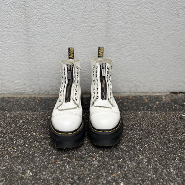 Sinclair Plateaustieffel Dr. Martens weiss