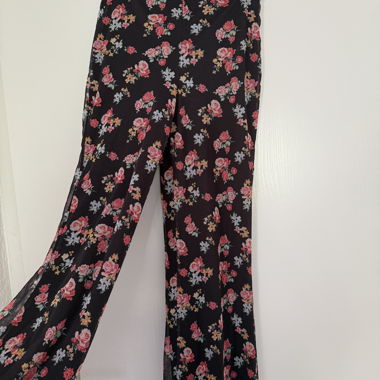 Pantaloni a fiori Bershka – XS