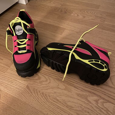 Ungetragene Buffalo Schuhe