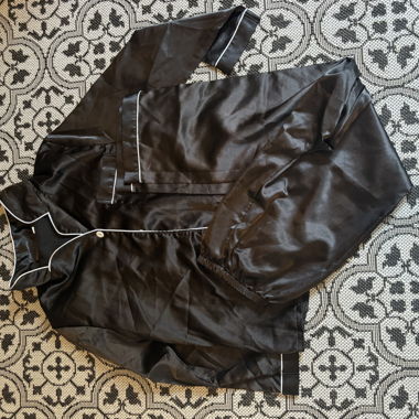 Pigiama in raso nero