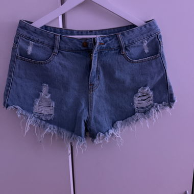 Blaue Kurze Jeans