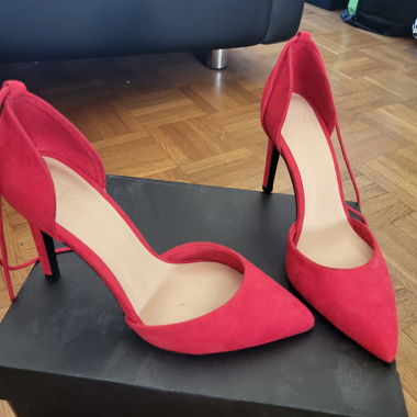 Rote Pumps