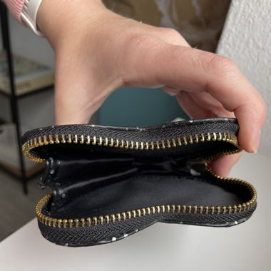 Pochette noire en coeur