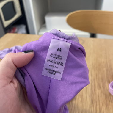 Glitzerndes Violettes Badeanzug
