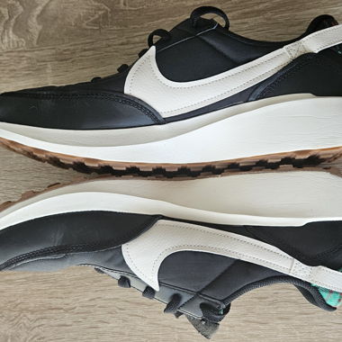 Nike Waffle Debut Sneakers – Black/White – Size 44