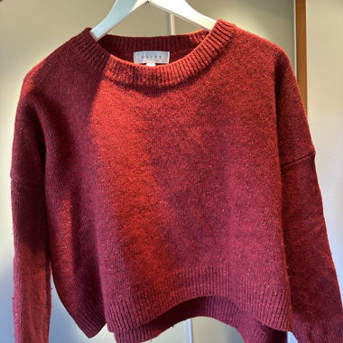 Pull en maille rouge