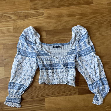 Zara Floral Cropped Blouse
