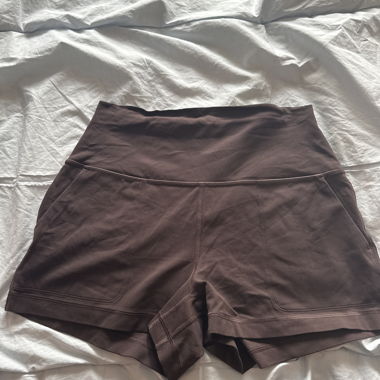 Shorts marron Lululemon