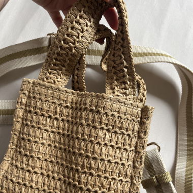 kleine handtasche aus bast