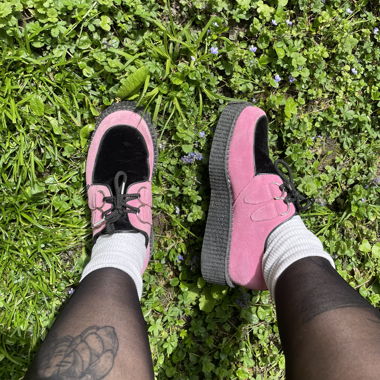 Creepers pink black