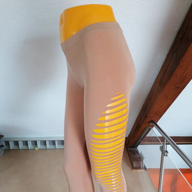 Liloo 3/4 Leggins mit seitlichen Cut outs