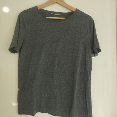 T-shirt grigia