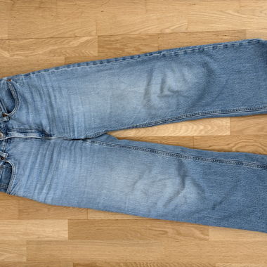 Jeans aus blauem Denim