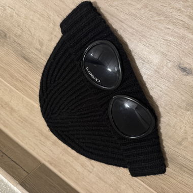Cappellino CP Company con occhiali