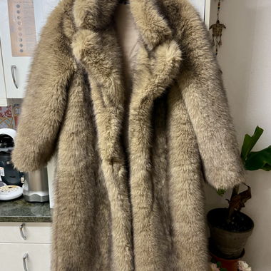 Fake Fur Mantel lang