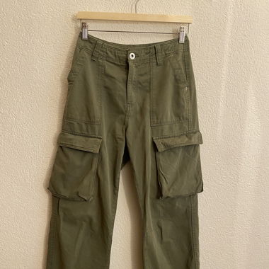 Medium rise cargo straight  